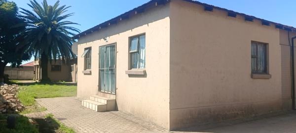 9 Bedroom House