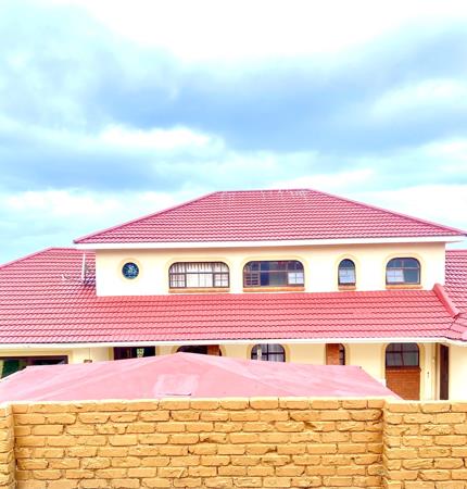 6 Bedroom House