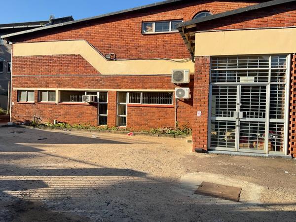 1 500 m² Commercial space
