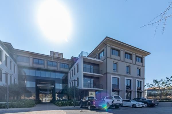 330 m² Commercial space