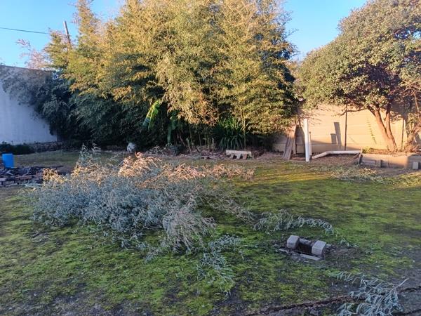 766 m² Land
