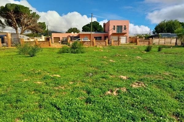 892 m² Land