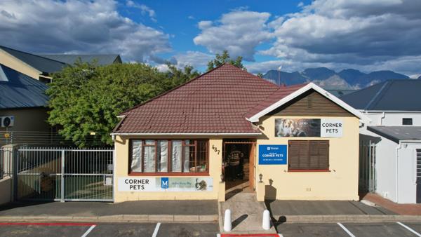 221 m² Retail Space