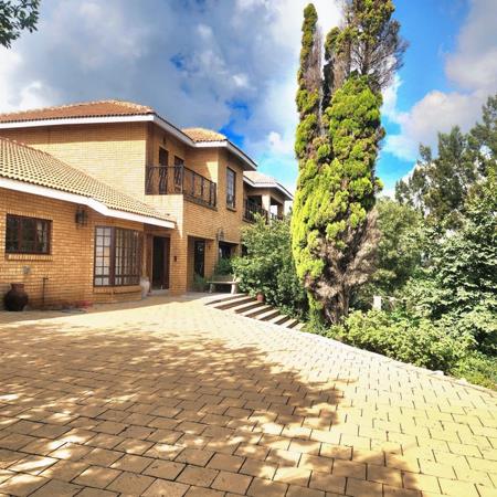 6 Bedroom House