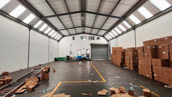 366 m² Industrial space