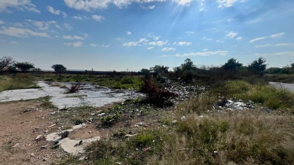3 120 m² Land