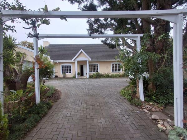 5 Bedroom House