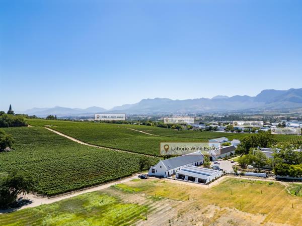 1 535 m² Land