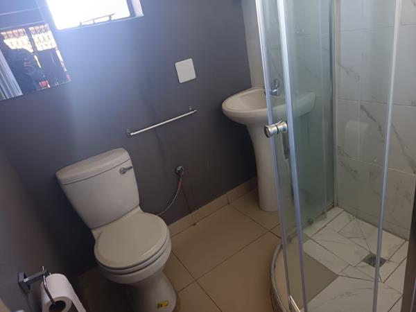 1 Bedroom Garden Cottage to rent in Norkem Park | RR4679615 | Private ...