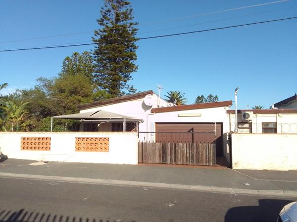 6 Bedroom House