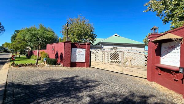 18 Bedroom House