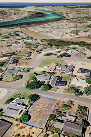 769 m² Land