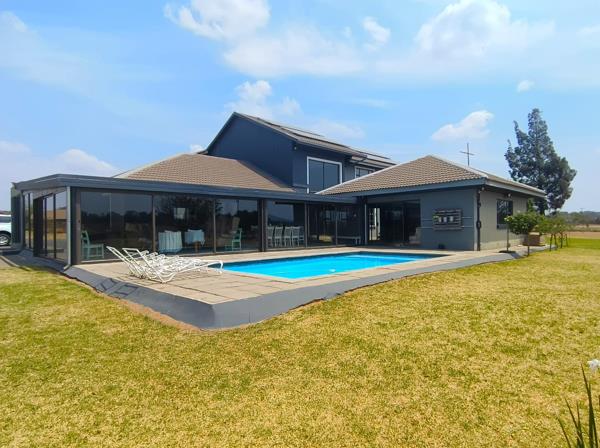 6 Bedroom House