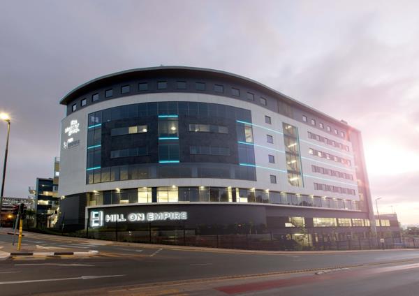 590 m² Commercial space