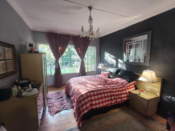 6 Bedroom House