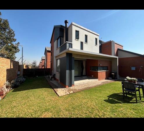 4 Bedroom Townhouse
