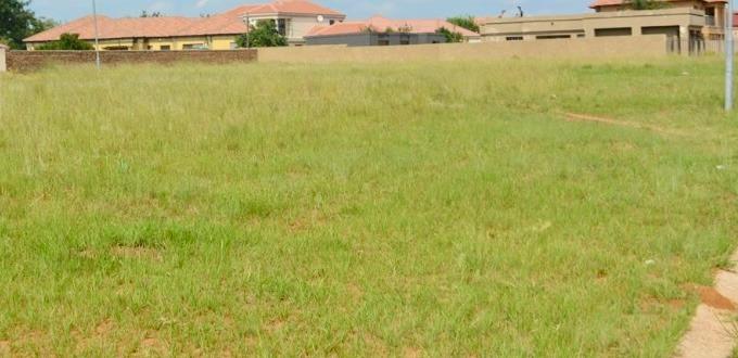 680 m² Land