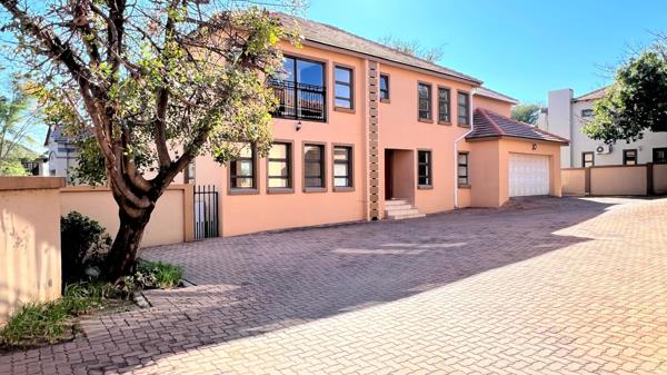 6 Bedroom House