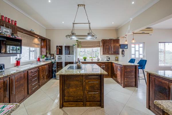 6 Bedroom House