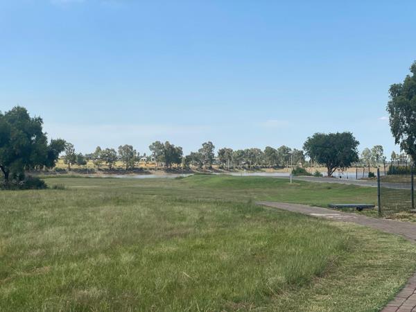 1 002 m² Land