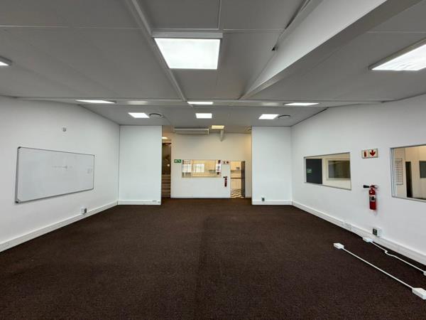 477 m² Commercial space