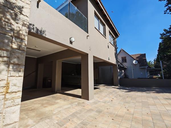 6 Bedroom House