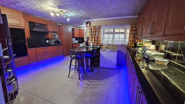 8 Bedroom House