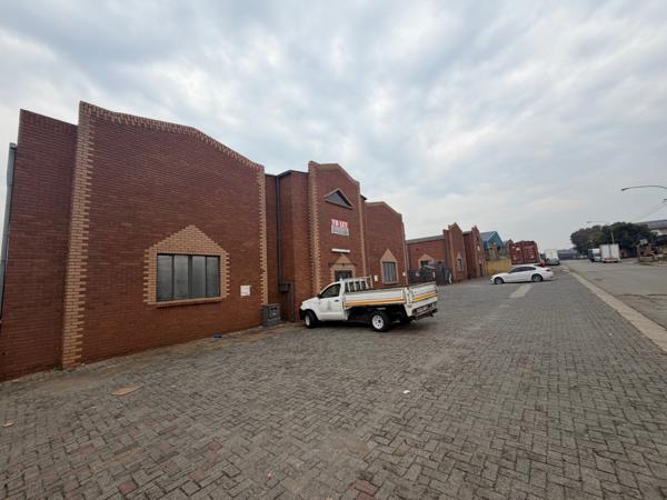 1 200 m² Commercial space