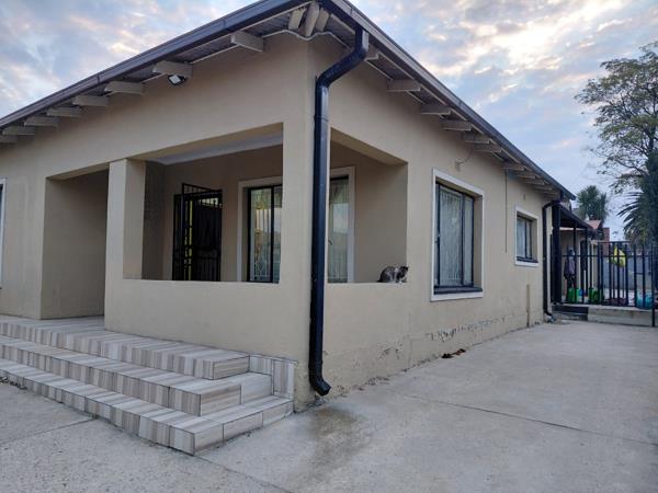 5 Bedroom House