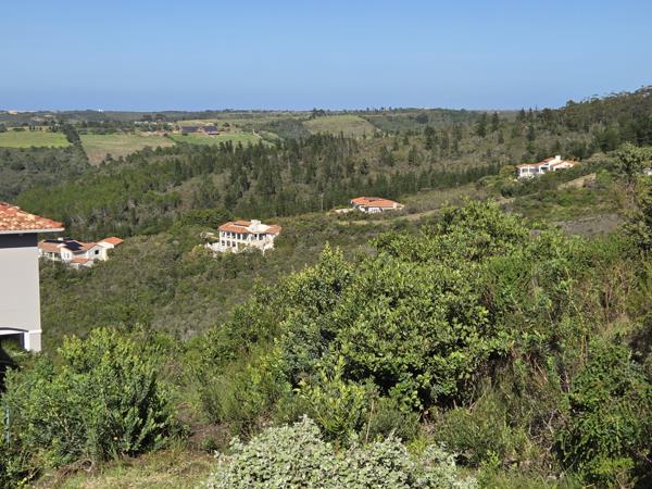 1 650 m² Land