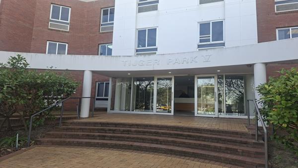 105.9 m² Commercial space