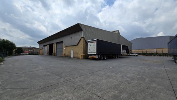 1 850 m² Industrial space