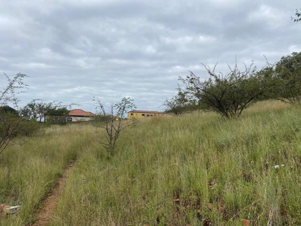 1 050 m² Land