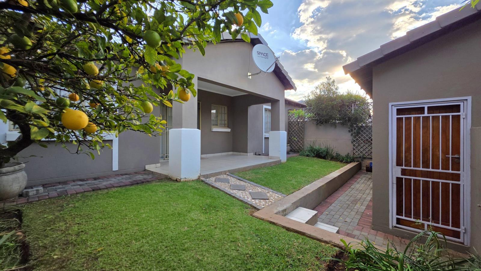 3 Bedroom Townhouse in Equestria