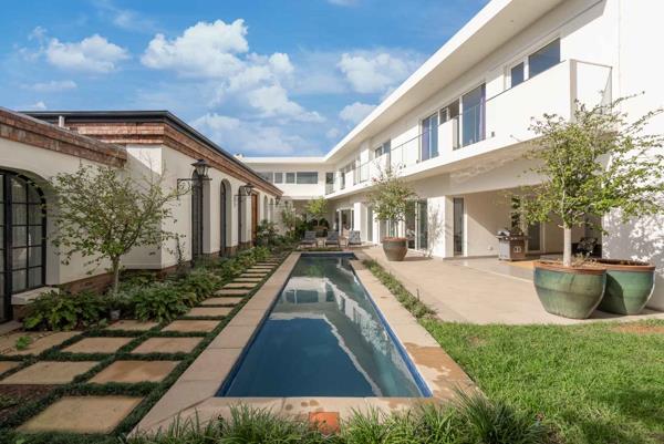 6 Bedroom House