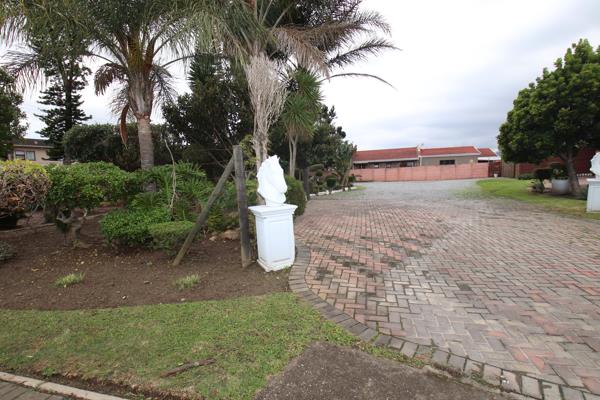 757 m² Land