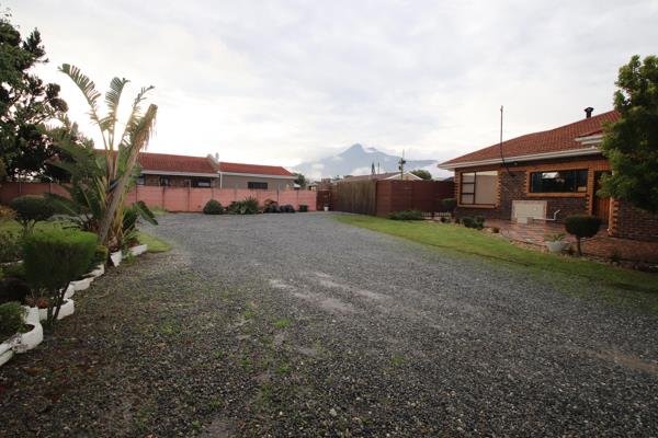 757 m² Land