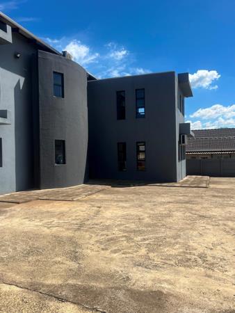 377 m² Office Space