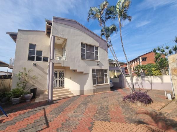 6 Bedroom House