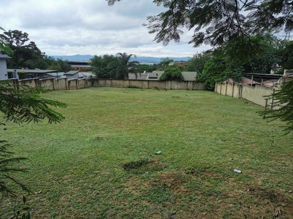 1 190 m² Land