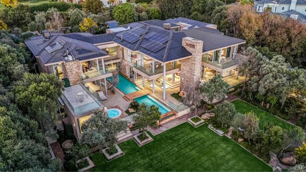 6 Bedroom House