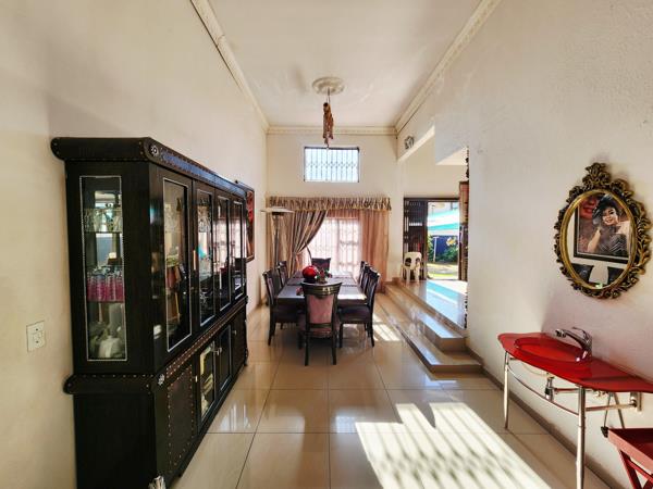 6 Bedroom House