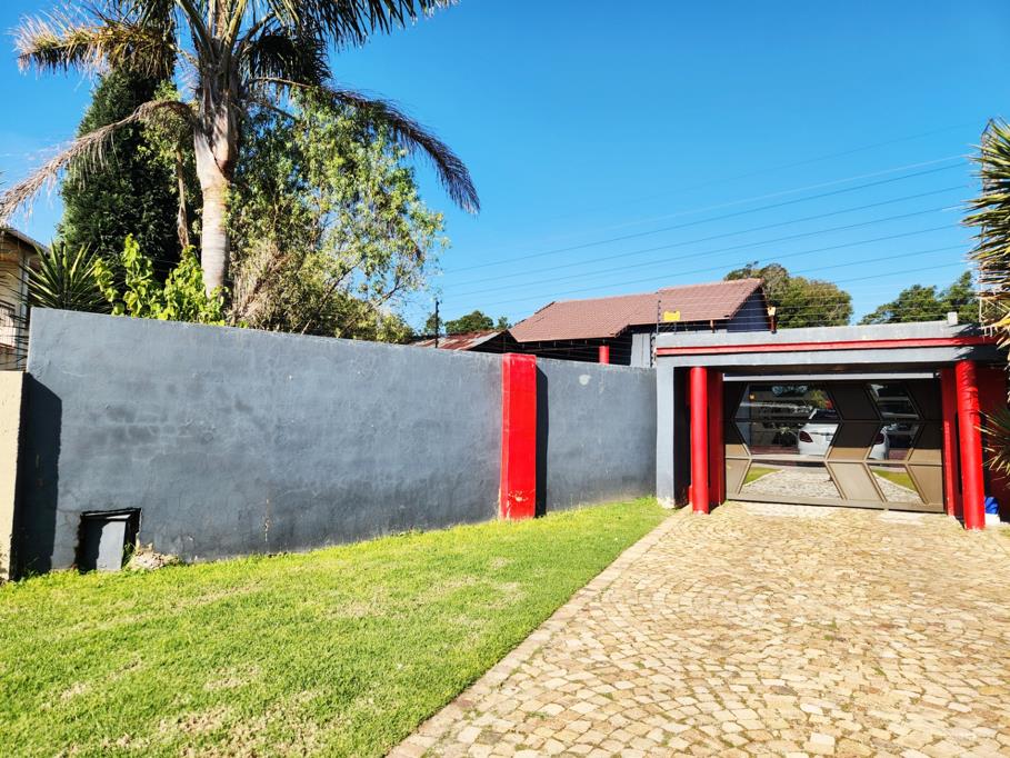 6 Bedroom House
