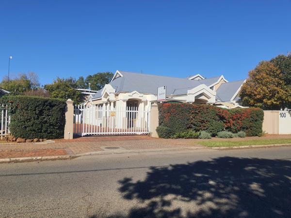 6 Bedroom House