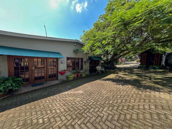 912 m² Commercial space