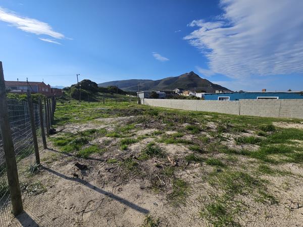 595 m² Land