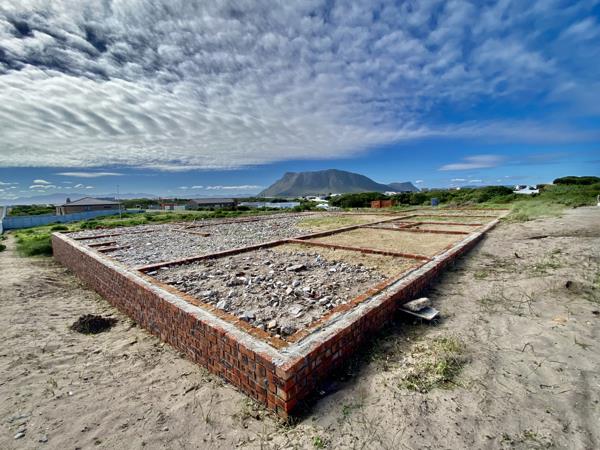699 m² Land