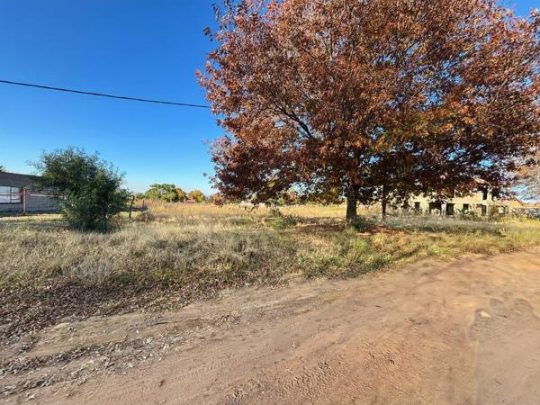 1 983 m² Land
