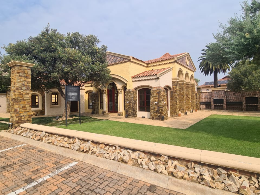 544 m² Land