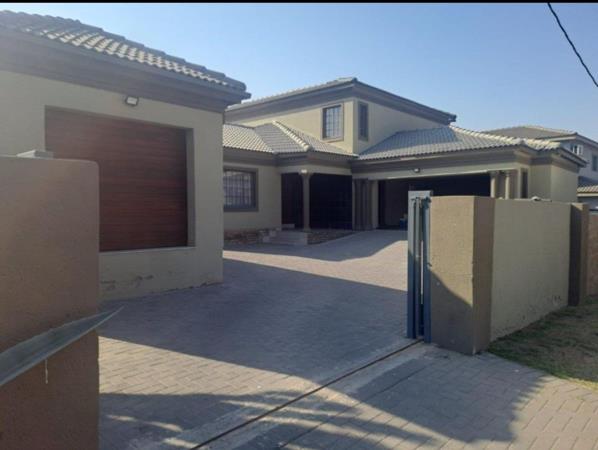 6 Bedroom House
